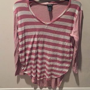 Long sleeve striped v-neck T shirt